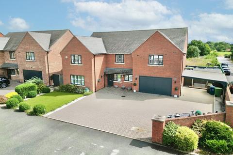 Lakesedge, Stone, ST15