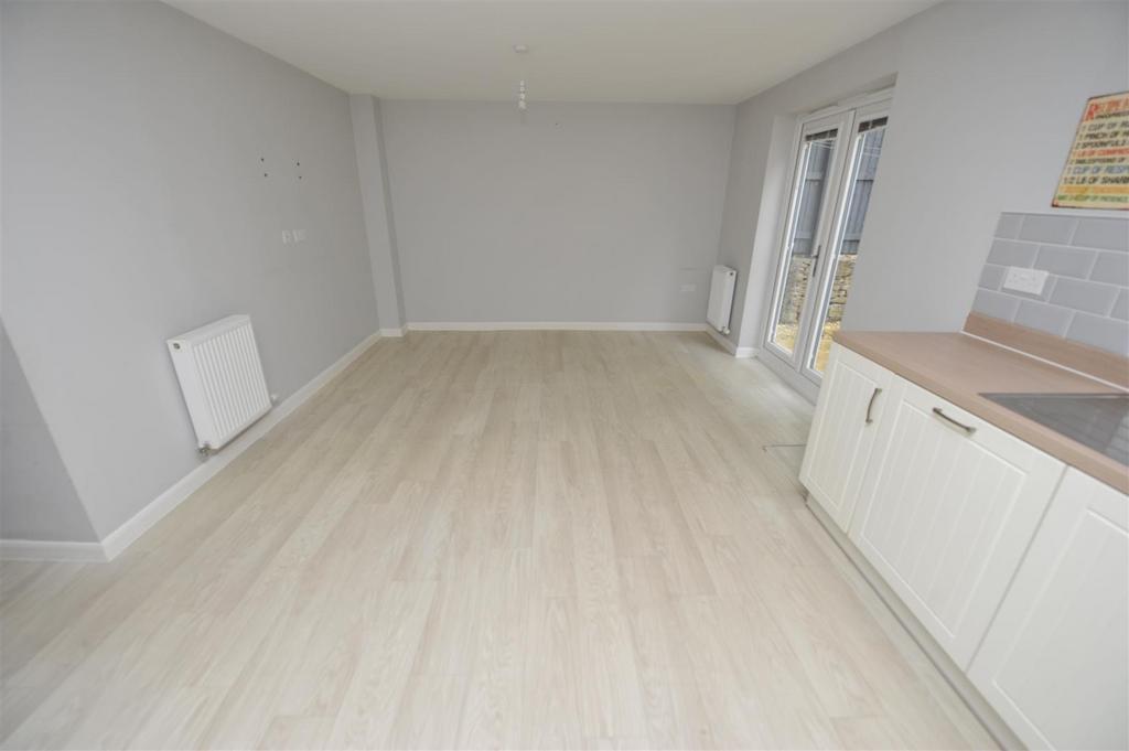Dining Area.JPG
