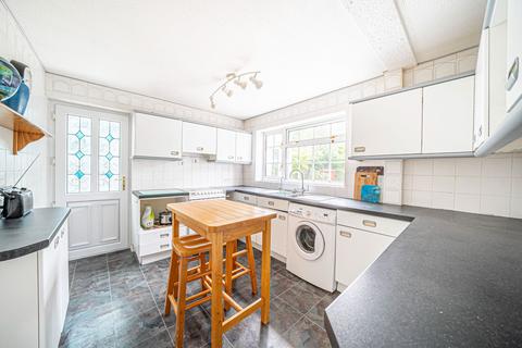 18 Park Close, Oakley, Basingstoke, RG23 7LE