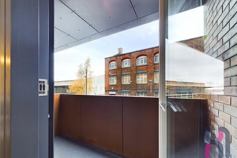 3 bedroom flat to rent, The Landmark, Liverpool Street, Salford, M5