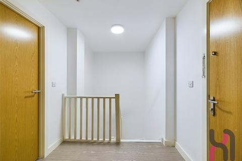3 bedroom flat to rent, The Landmark, Liverpool Street, Salford, M5