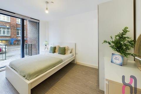 3 bedroom flat to rent, The Landmark, Liverpool Street, Salford, M5