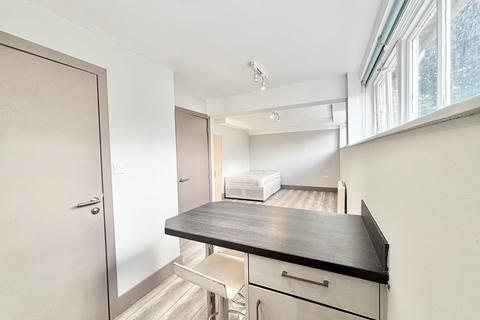 Studio to rent, 4 Drakes Courtyard, London NW6