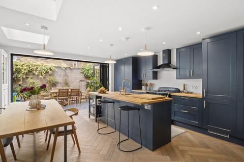 122 Glengall Road, London, NW6 7HH