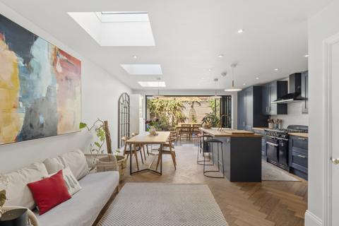 122 Glengall Road, London, NW6 7HH