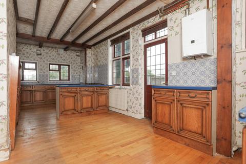 5 bedroom detached house for sale, Kingsgate Avenue, Broadstairs, Kent, CT10