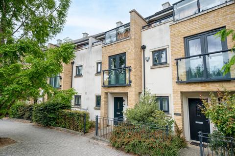 8 Chariot Way, Cambridge, CB4 2GY