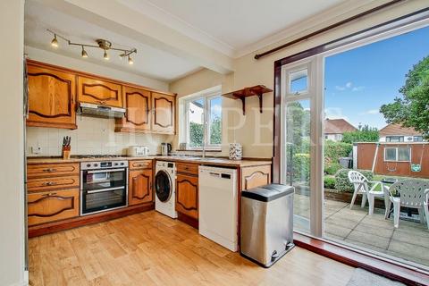 118 Warren Road, London, NW2 7NJ