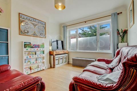118 Warren Road, London, NW2 7NJ
