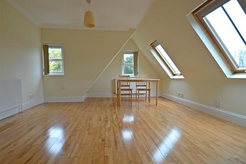 2 bedroom apartment for sale, Madeley Road, London W5