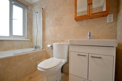 2 bedroom apartment for sale, Madeley Road, London W5