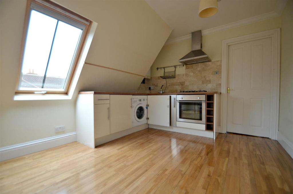 Kitchen2.jpg