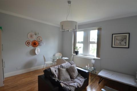 1 bedroom flat for sale, Madeley Road, Ealing W5