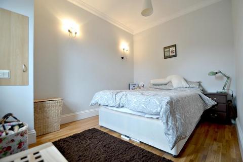 1 bedroom flat for sale, Madeley Road, Ealing W5