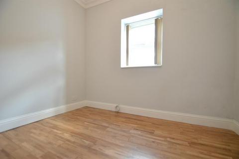 2 bedroom flat for sale, Madeley Road, Ealing W5