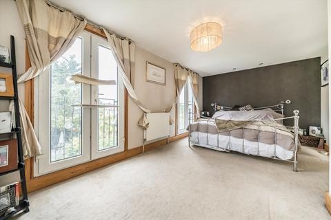 4 bedroom semi-detached house for sale, Redlees Close, Old Isleworth TW7
