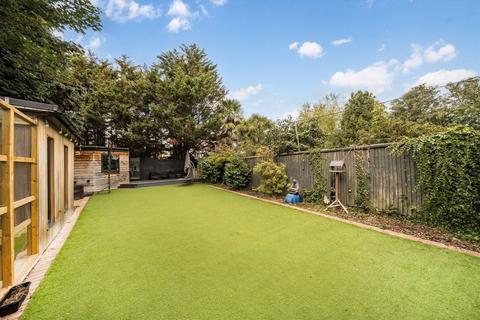 11 Redlees Close, Isleworth, TW7 7HE