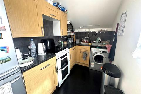 1 bedroom flat for sale, Hagden Lane, Watford WD18