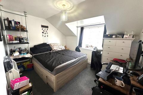 1 bedroom flat for sale, Hagden Lane, Watford WD18