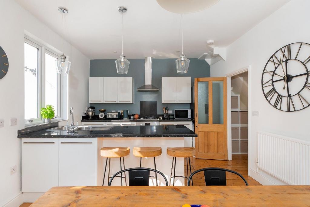 1 B1 R6 BN - Kitchen Diner C.jpg