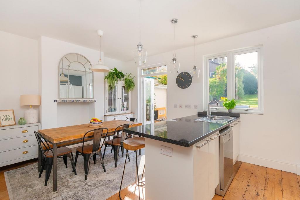 1 B1 R6 BN - Kitchen Diner F.jpg