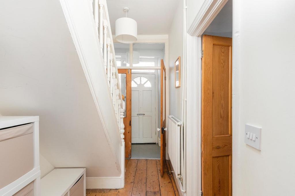 1 B1 R6 BN - Hallway B.jpg