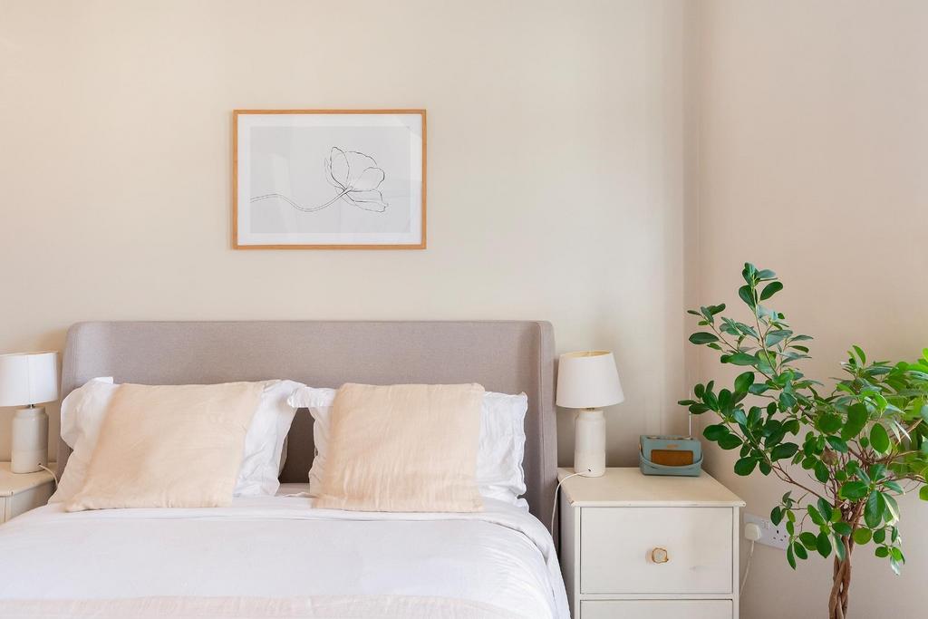 1 B1 R6 BN - Bedroom A.jpg