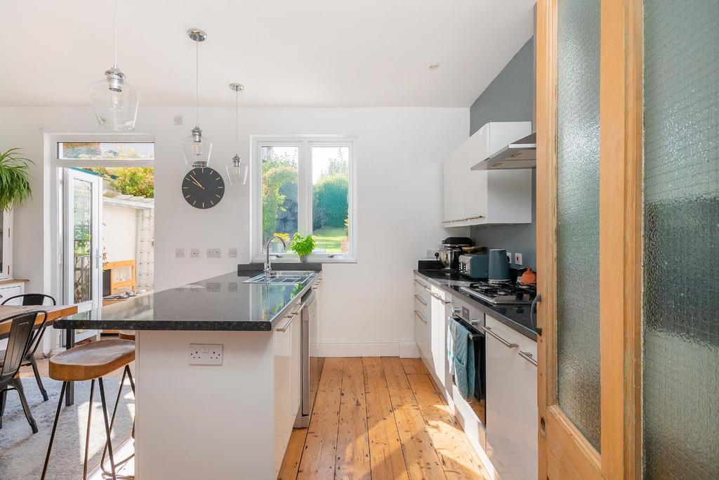 1 B1 R6 BN - Kitchen Diner G.jpg