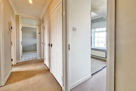 28 Barrians Way, Barry, CF62 8JG