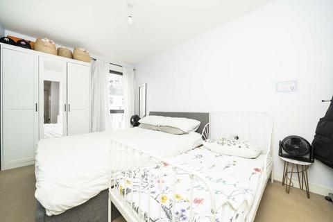 1 bedroom flat for sale, Turner Street, London E16