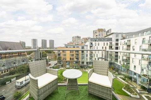 1 bedroom flat for sale, Turner Street, London E16