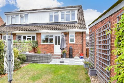8 Woodview Rise, Rochester, ME2 3RP