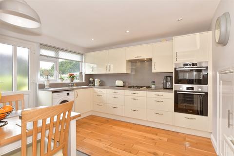 8 Woodview Rise, Rochester, ME2 3RP