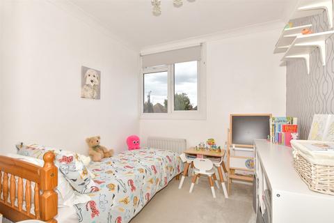 8 Woodview Rise, Rochester, ME2 3RP