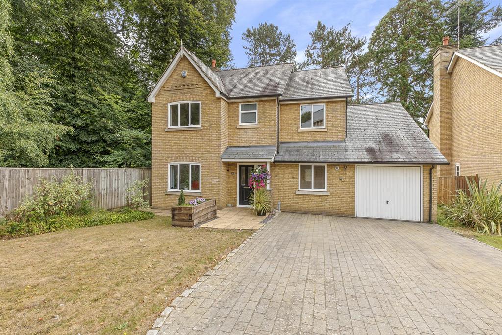 28 De Havilland Drive, HP15 7 FP-24.jpg