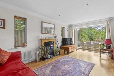 4 bedroom detached house for sale, De Havilland Drive, Hazlemere HP15