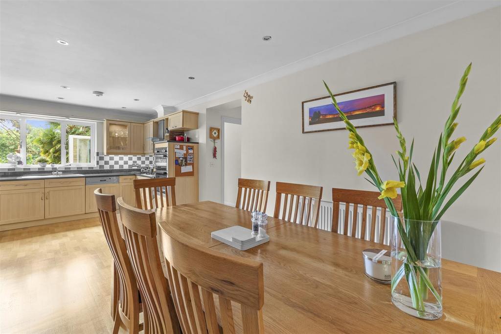 28 De Havilland Drive, HP15 7 FP-15.jpg