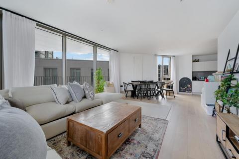 3 bedroom apartment for sale, Commodore House, Royal Wharf, E16
