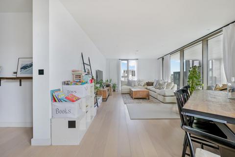 3 bedroom apartment for sale, Commodore House, Royal Wharf, E16