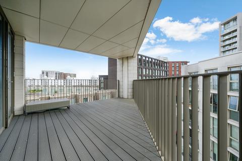 3 bedroom apartment for sale, Commodore House, Royal Wharf, E16