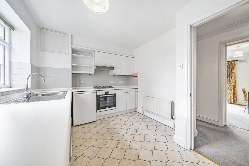 House in London - View 2