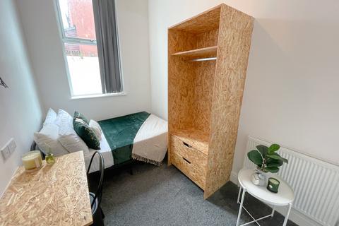 1 bedroom house to rent, Holmes Street, L8 0RH,