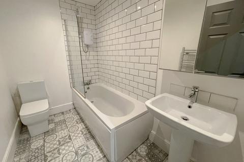 1 bedroom house to rent, Holmes Street, L8 0RH,
