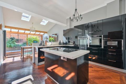 5 bedroom townhouse for sale, College Road, Chatham ME4