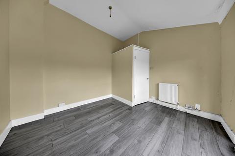 1 bedroom flat for sale, Little Ilford Lane, E12