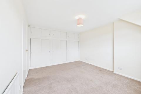 27 Brook Lane, Northampton, NN5 7HL