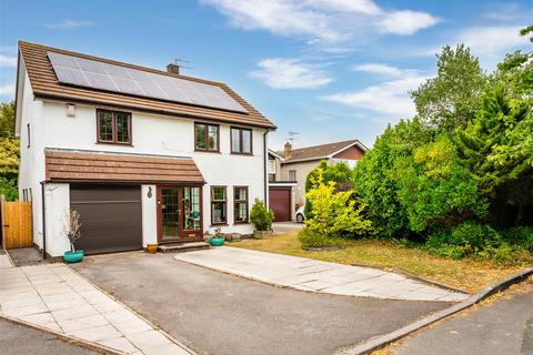 Family home conveniently situated on peaceful Yatton cul de sac