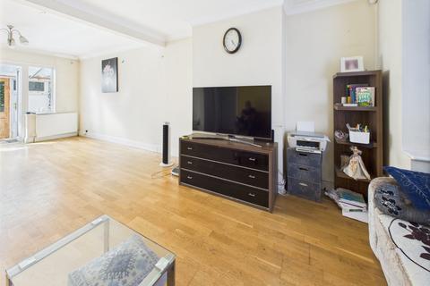 4 bedroom semi-detached house for sale, Courtlands Avenue, Langley, Berkshire, SL3