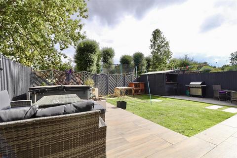 1b Holly Close, Full Sutton, York, YO41 1LY