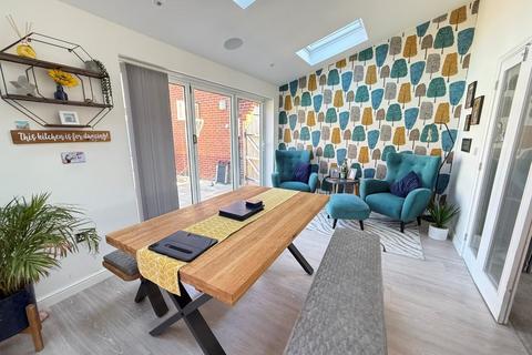 4 bedroom detached house for sale, Wake Way, Grange Park NN4